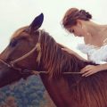 Nằm mơ thấy đàn bà cưỡi ngựa có ý nghĩa gì? Khi nằm mơ thấy đàn bà cưỡi ngựa là điềm báo gì?